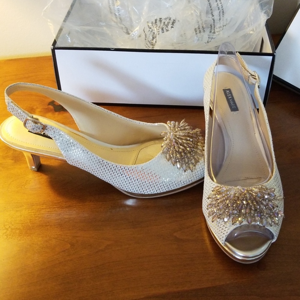 Alex Maria Slingbacks Sz 9
